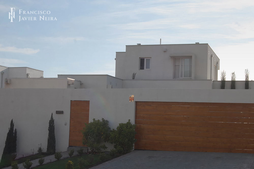 Ventas de viviendas de lujo caen 50%