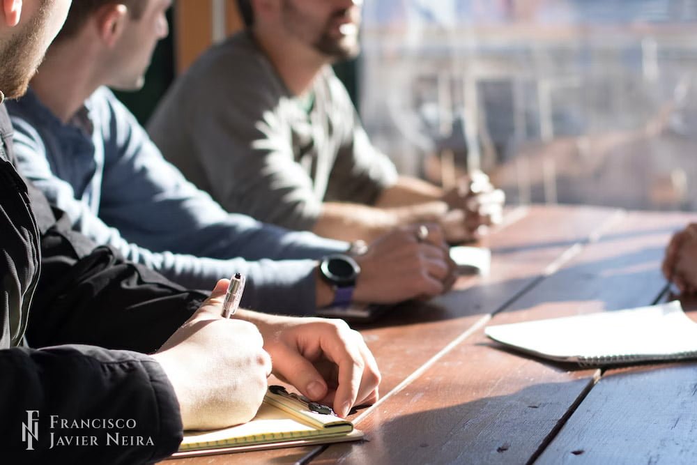 Asesores de inversión inician conversaciones para conformar un gremio que los represente