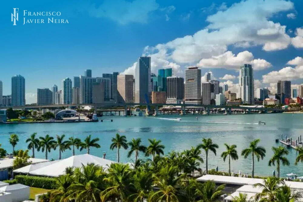 El boom de chilenos en EE.UU: Compran terrenos y construyen casas a medida en Miami,Florida